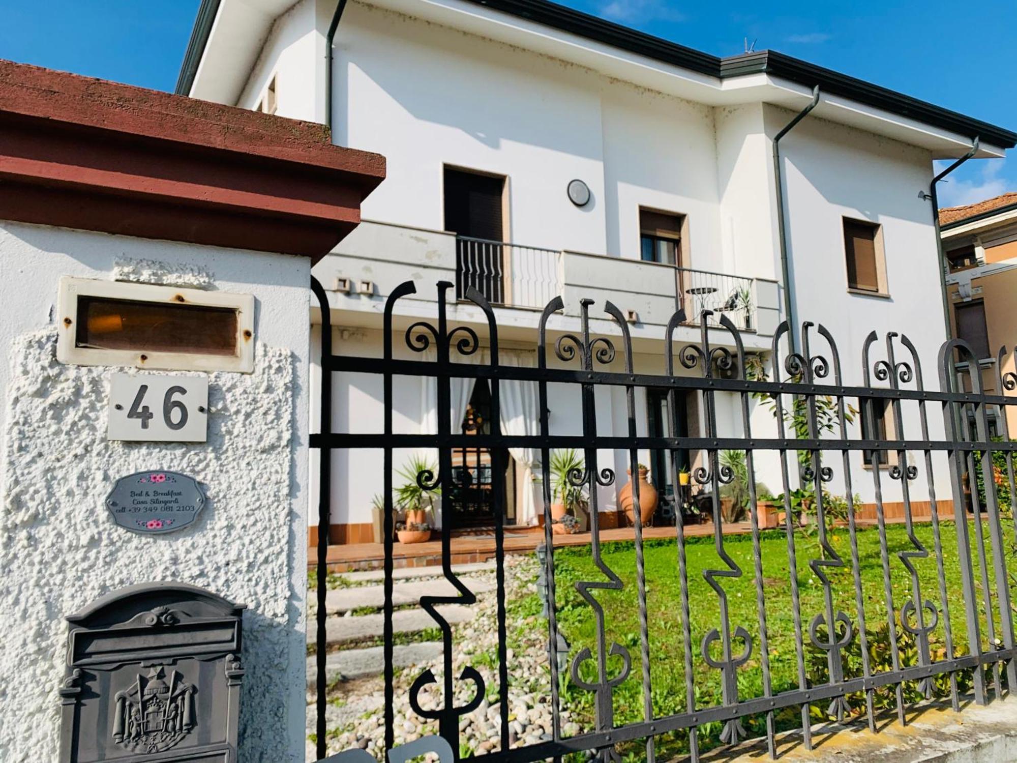 B&B Casa Silingardi Bagnolo San Vito Bagian luar foto